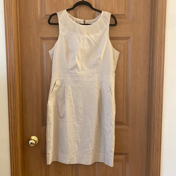 ✨Banana Republic Cocktail Dress with Pockets✨ - Picture 1 of 4